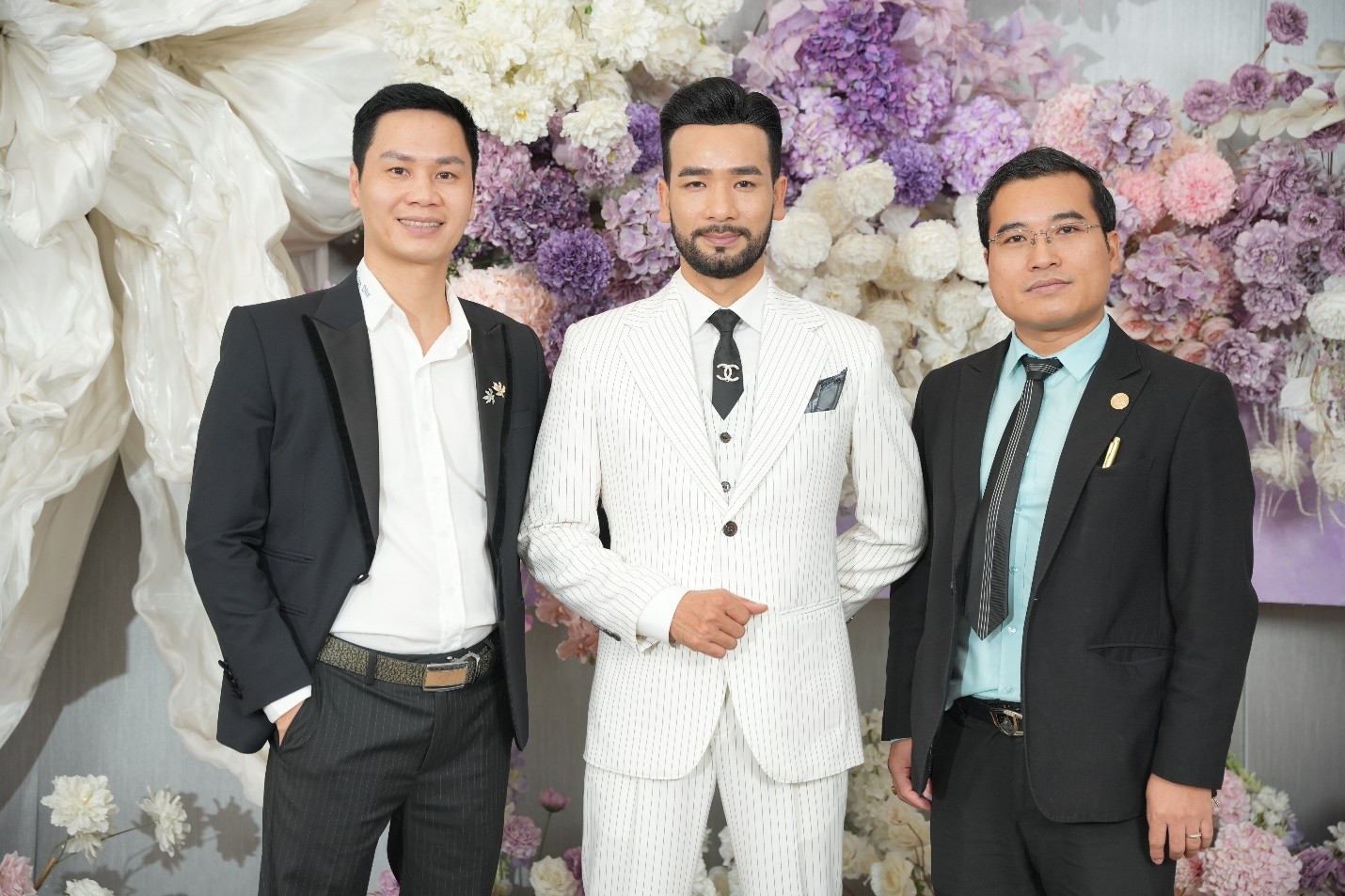 LOTUS LAND Ra Mắt Cigar – Nước Hoa Trầm: Khơi Dậy Phong Cách Sống Tinh Tế