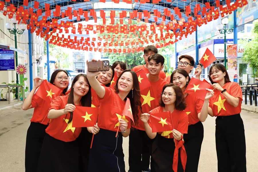 Công viên nước Hồ Tây: Hàng loạt chương trình nghệ thuật, trò chơi, hấp dẫn cùng nhiều ưu đãi đặc biệt