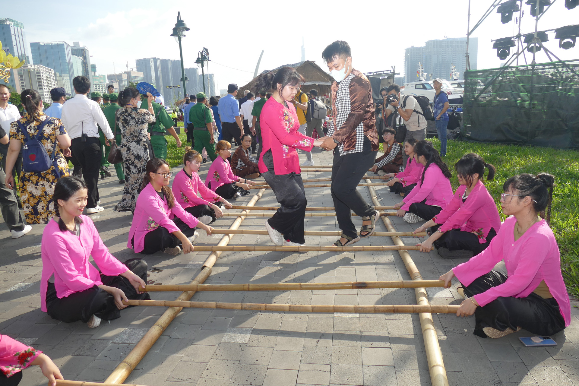 Du lịch TP.HCM thu hơn 140.000 tỷ đồng trong 10 tháng